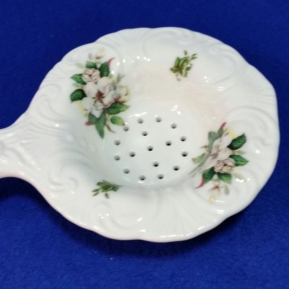 Tea Strainer With Dogwood Flowers and Handle Tea Bag Holder 1950's Pre-Owned - Picture 6 of 10